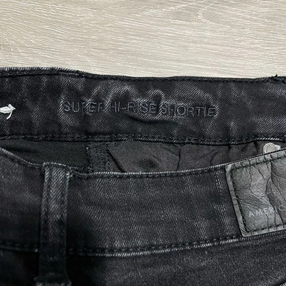 America Eagle Super Hi-Rise Distressed Shortie Size 2 Women’s Faded Black - Picture 4 of 13